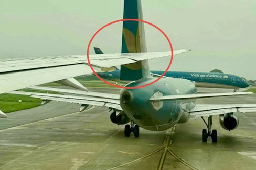 Hai máy bay va chạm tại sân bay quốc tế Nội Bài