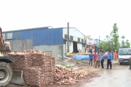 Giải tỏa hành lang ATGT các khu công nghiệp huyện Thạch Thất