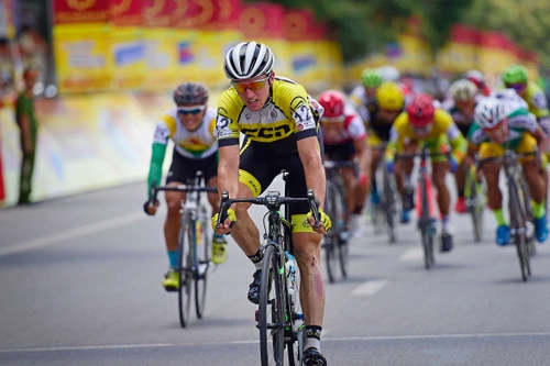 Tay đua người Pháp khoác áo đội đua Lào về nhất chặng 3