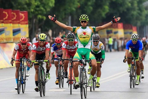 Tay đua Nguyễn Thành Tâm về nhất chặng 5