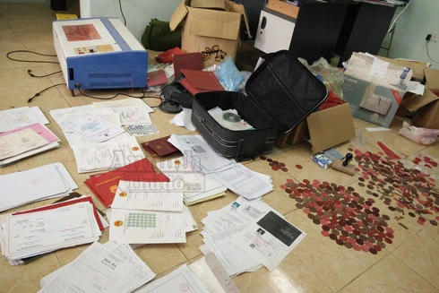 Khi màn đêm buông xuống, là lúc kỹ sư xây dựng 'biến hình'