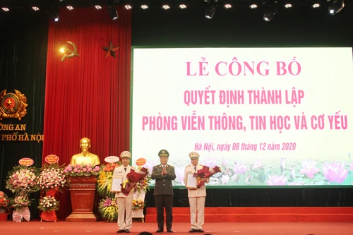 Công bố quyết định thành lập Phòng Viễn thông tin học và cơ yếu CATP Hà Nội