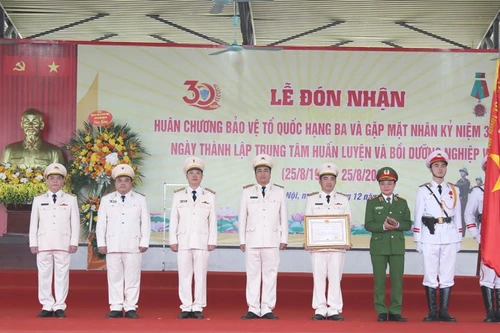 Xứng đáng là đơn vị hàng đầu trong huấn luyện đào tạo Cảnh sát cơ động