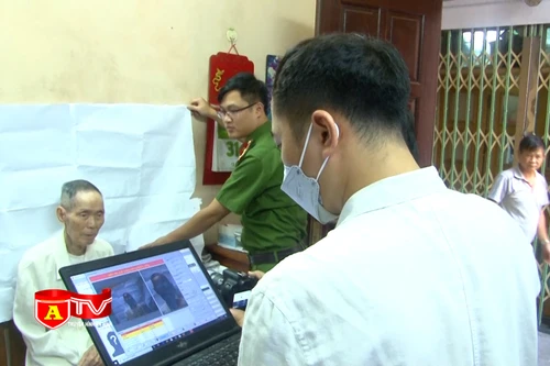 Lực lượng Công an quyết tâm hoàn thành tiến độ cấp CCCD 