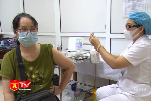 Xử lý tin giả, tin sai sự thật về tiêm chủng vắc xin phòng Covid-19