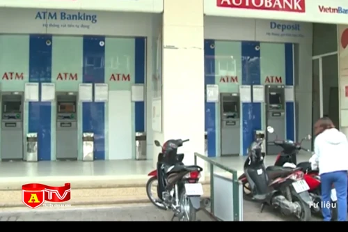 Cảnh giác thủ đoạn lừa đảo chuyển tiền hộ tại cây ATM