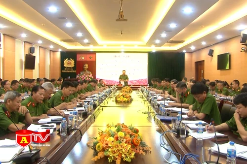 Huy động tối đa lực lượng, quyết tâm hoàn thành các chỉ tiêu về CCCD và định danh điện tử