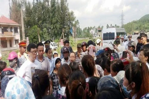 Audio 24-6-2016: Tạm giữ 3 đối tượng chặn xe đưa đón công nhân ở Nghệ An