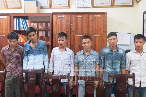 Nửa đêm xông vào công trường, đánh đập bảo vệ, cướp tài sản