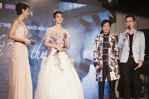 Miss Ngôi sao Bích Khanh đấu giá đầm dạ hội ủng hộ Duy Nhân