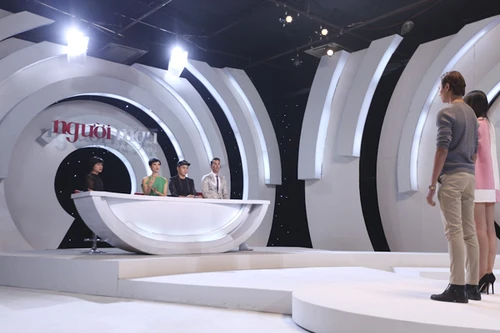 “Đột nhập” phòng đánh giá và loại “ngoài vũ trụ” của Vietnam’s Next Top Model