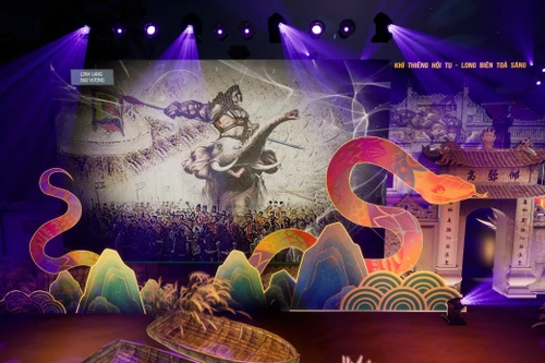 Tái hiện nghi lễ múa Rắn lột "có một không hai" tại chương trình “Linh Lang - Khí thiêng hội tụ - Long Biên tỏa sáng” 