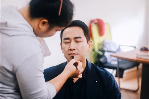 Hứa Vĩ Văn đóng phim kinh dị lấy cảm hứng từ "thần giữ của"