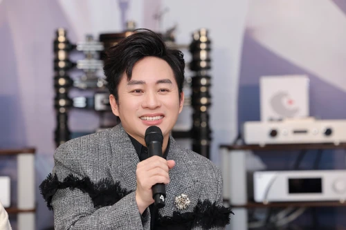 Tùng Dương sẵn sàng cho cuộc chơi dài hạn và tốn kém với đĩa than