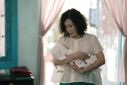 Nghệ sĩ Hồng Đào tiết lộ về vai diễn trong "Cục vàng của ngoại"