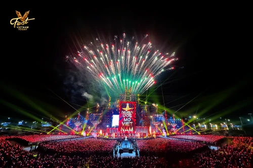 Hơn 20.000 khán giả bùng nổ với "V Fest Vietnam Today"