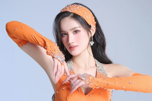 Hoa hậu Ý Nhi xuất hiện trên kênh tin tức lớn của Ấn Độ