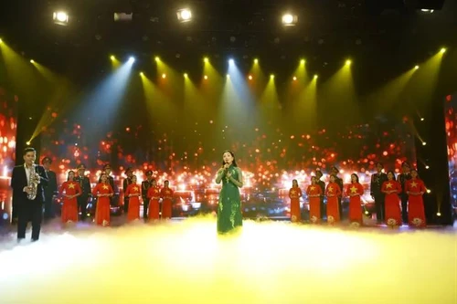 "Giai điệu tự hào: Tên anh thành tên đất nước"