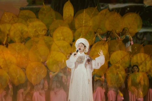 Sao mai Nguyễn Thu Hằng xúc động và tự hào hát trong "Thanh âm Yên Tử - Di sản ngàn đời”