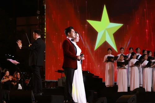 Bản hòa ca xúc động về Thủ đô ngàn năm văn hiến và đất nước anh hùng