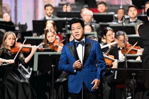 NSND Quốc Hưng trình diễn tinh hoa nhạc Việt tại Kazakhstan