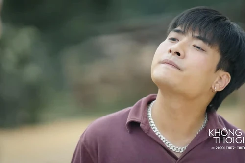 Nam diễn viên phim "Không thời gian" tiết lộ về cảnh nhảy xuống nước giữa thời tiết 10 độ C