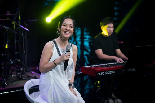 Ca sĩ Hồng Nhung lạc quan trải lòng về biến cố sức khỏe