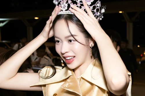 Hoa hậu Thanh Thủy chuẩn bị trao lại vương miện cho người kế nhiệm