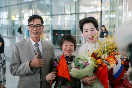 Đức Phúc trải lòng về bố mẹ, ca sĩ Mỹ Tâm và tiền thưởng