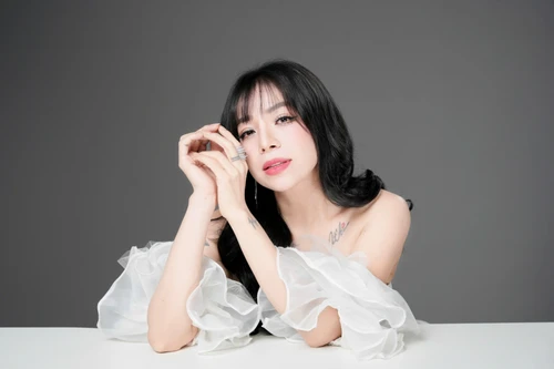 Nhạc sĩ Nguyễn Thành Trung gây ấn tượng khi trổ tài viết nhạc Bolero