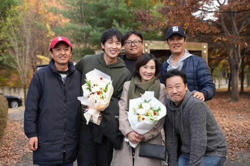 Hậu trường phim hợp tác Việt - Hàn "Mang mẹ đi bỏ"