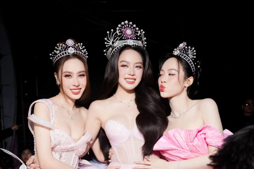 Những hình ảnh ấn tượng của Top 3 "Hoa hậu Việt Nam 2022" trước khi trao lại danh hiệu