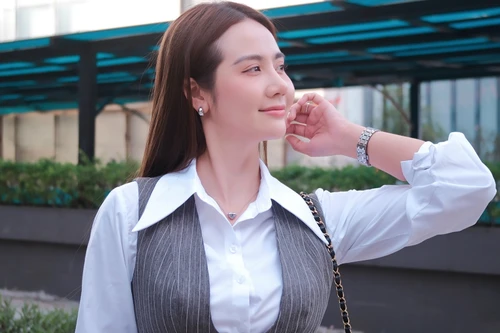 Phan Minh Huyền tiết lộ phải siết cân để vào vai trong “Cách em 1 milimet”