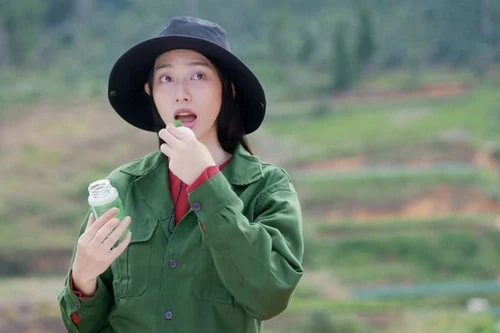 Giữa lùm xùm "kẹo rau củ", Thùy Tiên bị Dior xóa tên, xóa ảnh, ngầm "hủy bạn"?