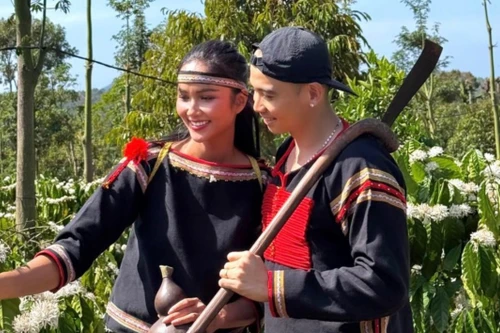 "Hậu" chia tay rồi hàn gắn, H'hen Niê và bạn trai chuẩn bị về chung một nhà