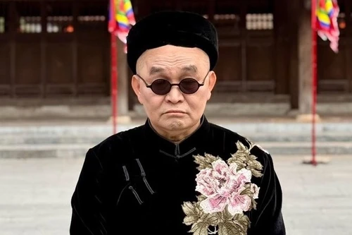 Danh hài Xuân Hinh tham gia diễn trong "V Concert - Rạng rỡ Việt Nam"