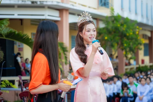 Hoa hậu Kiều Duy quảng bá dự án nhạc cụ dân tộc và võ Vovinam 