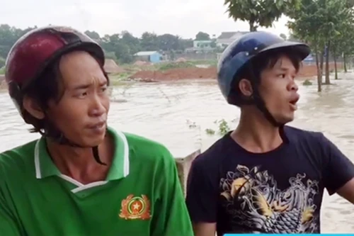 Người phụ nữ bị nước cuốn trôi được 2 anh em cứu kịp thời