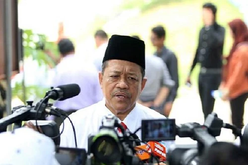 Malaysia điều tàu và máy bay giám sát hơn 100 tàu cá Trung Quốc