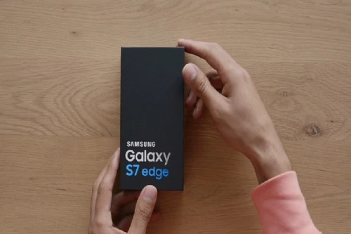 Samsung tung quảng cáo "độc đáo" cho Galaxy S7 và S7 edge