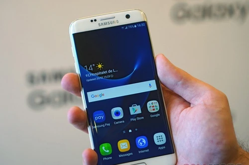 Galaxy S7 và S7 edge trang bị cảm biến chống nước qua cổng USB?