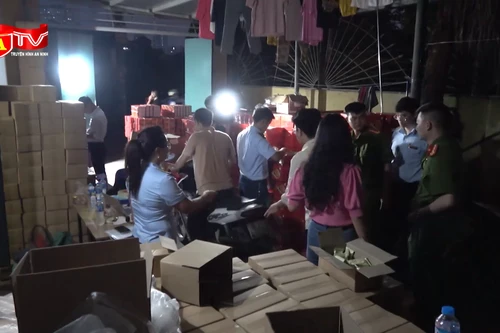 Lật tẩy chiêu trò của các gian thương kinh doanh bánh kẹo Trung thu “3 không”