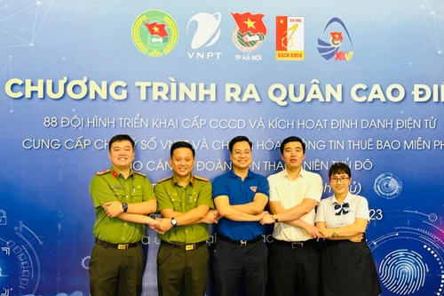 Tuổi trẻ Công an Thủ đô triển khai 88 đội hình hỗ trợ cấp CCCD và kích hoạt định danh điện tử