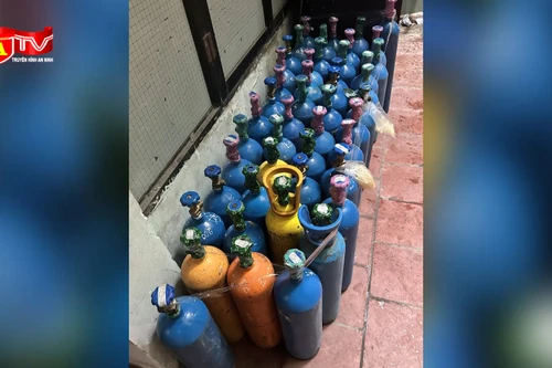 Giấu “khí cười” trái phép tại "căn nhà tạm" nằm trong bãi đất hoang