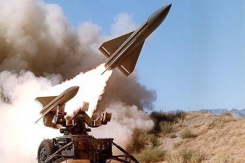 [ẢNH] Tên lửa Thổ Nhĩ Kỳ vừa triển khai tại Idlib có thể bao phủ căn cứ Hmeimim Nga