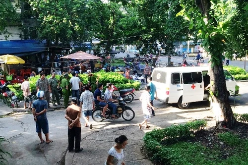 Đi tập thể dục tá hỏa phát hiện thi thể cụ ông trong tư thế treo cổ