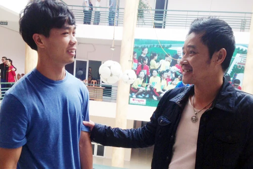 Danh thủ Hồng Sơn nhắn nhủ Công Phượng trước trận bán kết lượt về