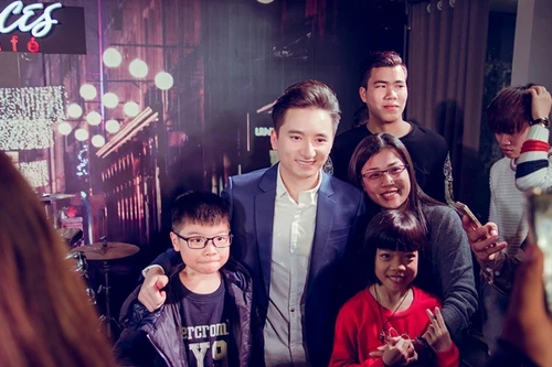 Phan Mạnh Quỳnh có đêm nhạc đầy ấm cúng tại Hải Phòng