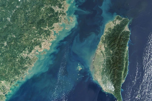 Việt Nam theo dõi sát tình hình tại eo biển Đài Loan