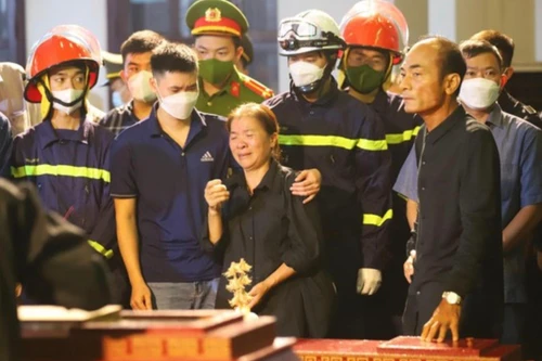 Đau thương tiễn biệt 3 người con ưu tú của nhân dân về nơi an nghỉ cuối cùng